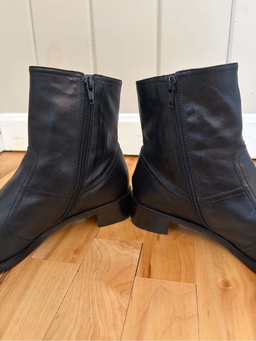 Antonio Melani women’s black leather ankle boots size 8 excellent condition - Picture 4 of 11